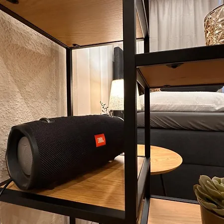 Bellahomes, Aircondition, Private Parking, Netflix, Airport 30 Minuten *