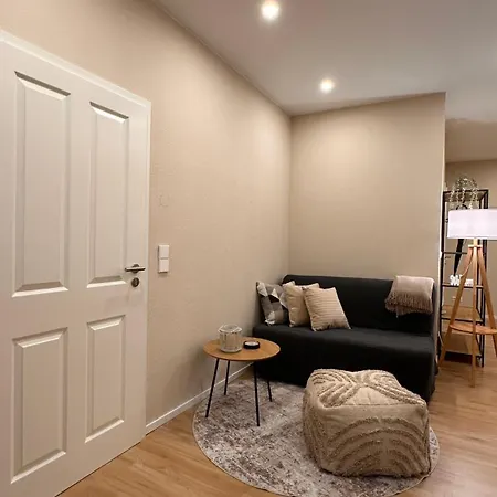 Bellahomes, Aircondition, Private Parking, Netflix, Airport 30 Minuten