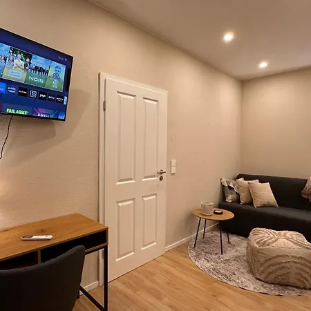 Bellahomes, Aircondition, Private Parking, Netflix, Airport 30 Minuten * 埃伦塞