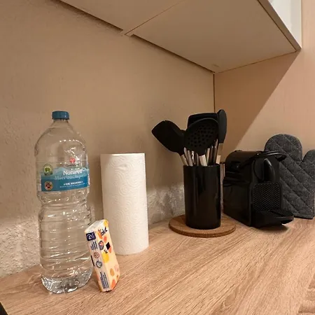 아파트 Bellahomes, Aircondition, Private Parking, Netflix, Airport 30 Minuten *