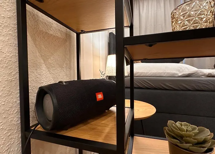 Bellahomes, Aircondition, Private Parking, Netflix, Airport 30 Minuten *