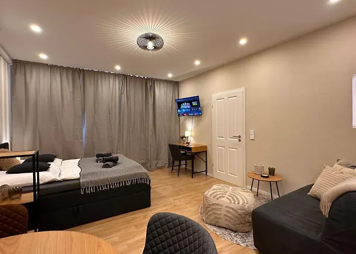 Bellahomes, Aircondition, Private Parking, Netflix, Airport 30 Minuten Apartmán *